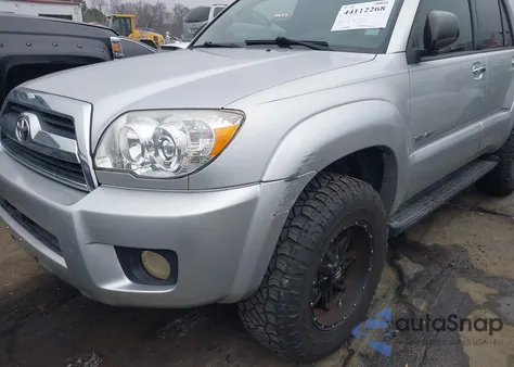 2007 Toyota 4Runner Sr5 V6 z USA, uszkodzony, nr VIN JTEBU14R478092412